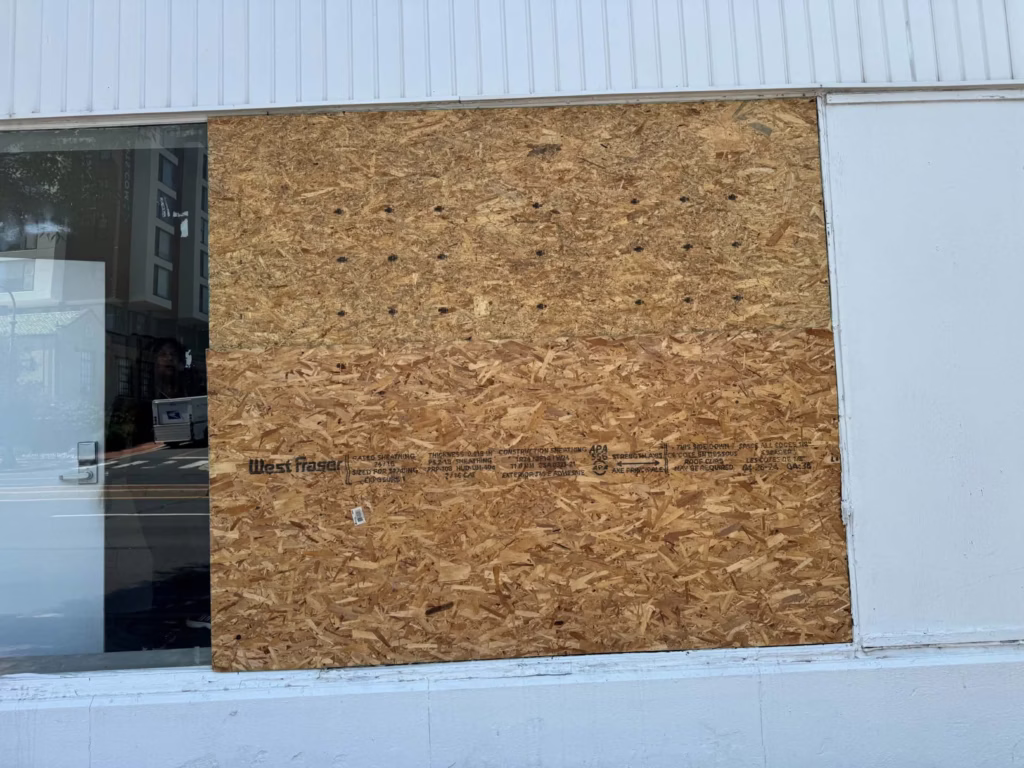 Emergency Board Up Silver Spring Maryland Commercial Residential 24 Hour Service Storefront Window Doors House Break In Accident Glass Service
Silver Spring MD Zip Code
20901 | 20902 | 20903 | 20904 | 20905 | 20906 | 20907 | 20908 | 20909 | 20910 | 20911 20912 | 20913 | 20914 | 20915 | 20916 | 20918 | 20993 | 20997