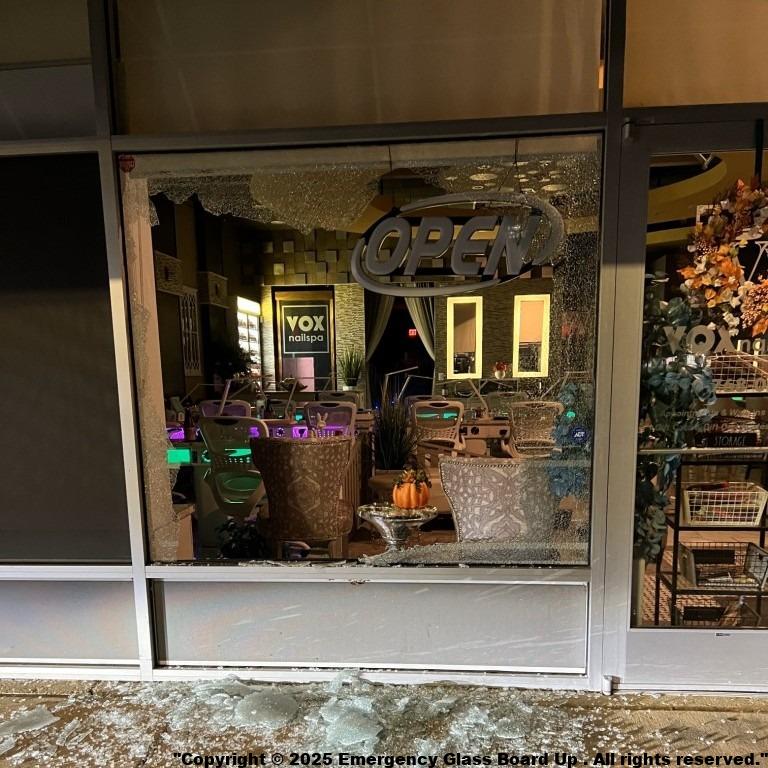 Storefront Window Board up Virginia Washington DC Baltimore Maryland Virginia Emergency Service 24 Hours No Screws Expedited Glass Replacement